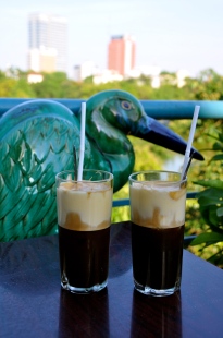 Ca phe trung: iced coffee with raw whipped egg